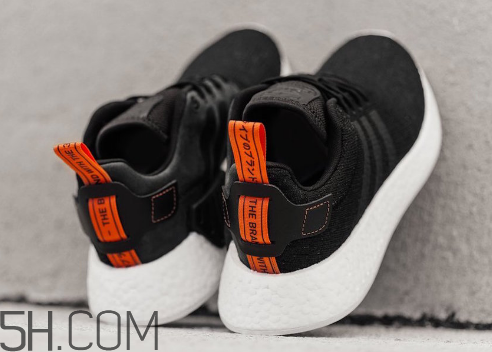 adidas nmd r2 future harvest萬圣節(jié)配色實(shí)物什么樣？