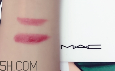 mac ladybug和ruby woo哪個(gè)好看_試色對(duì)比