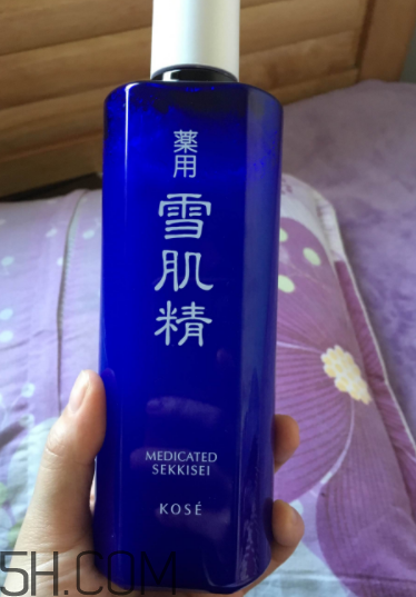 雪肌精化妝水適合干皮嗎？適合痘肌嗎？