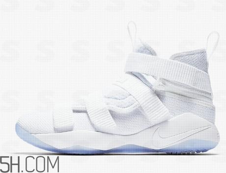 nike lebron soldier 11 flyease士兵11拉鏈版怎么樣？