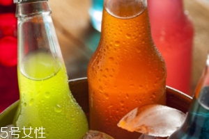 痛風(fēng)得病為什么低齡化？過量飲用含糖飲料