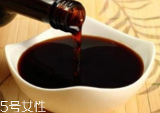 吃深色食物皮膚會(huì)變黑嗎？沒有科學(xué)根據(jù)