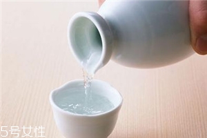 白酒為什么是辣的？原來是這個(gè)原因