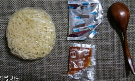 阿寬重慶小面食用方法 和方便面一樣吃