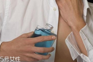 男士香水什么時候噴最好？出門前二十分鐘