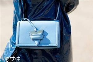 loewe是幾線品牌？時(shí)尚界的it bag