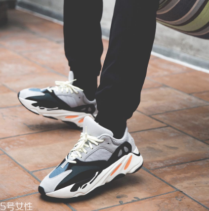 yeezy 500 2018新款配色發(fā)售時(shí)間_有哪幾款？