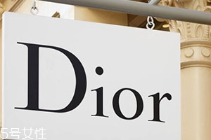 dior迪奧和香奈兒化妝品哪個好？檔次更高