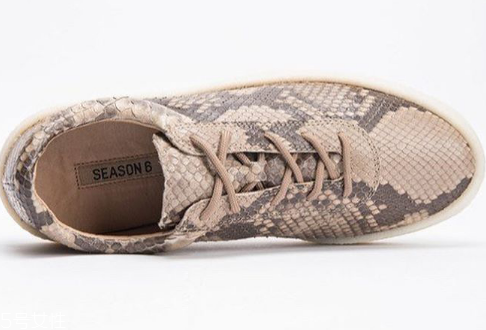 yeezy season 6蛇皮定制款多少錢？打造奢華運動風