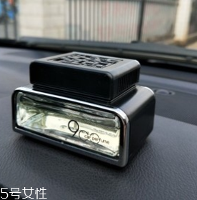 汽車(chē)香水座怎么加香水？用滴管注入原瓶