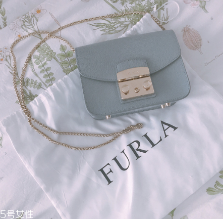 furla包包怎么打開？超百搭的心機包包