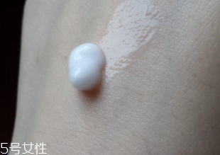 minon乳液適合油皮么？干皮和敏感肌最適合