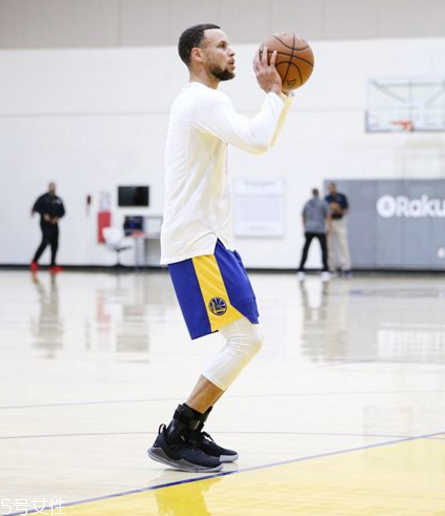 under armour curry 5庫里五代戰(zhàn)靴多少錢？