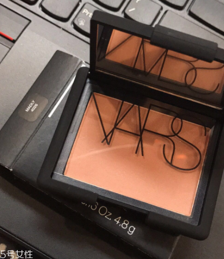 nars sex appeal腮紅干嗎？略飛粉不過可以接受