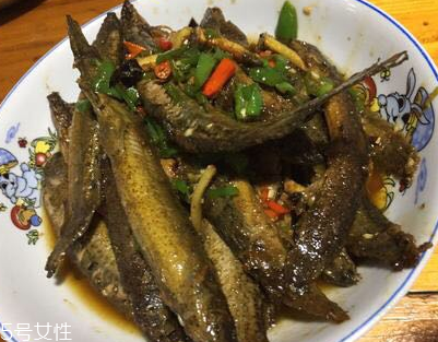 泥鰍會(huì)吃小魚嗎？這個(gè)是不會(huì)的