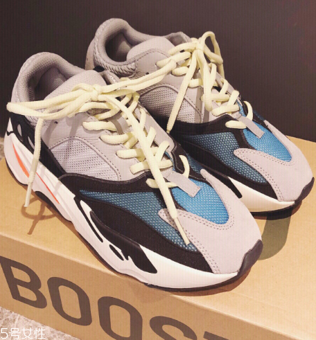 yeezy 700偏碼嗎？yeezy 700碼數(shù)正常嗎