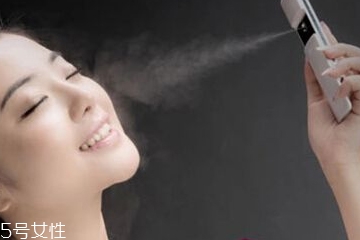 補水噴霧怎么定妝不花妝？補水噴霧的隱藏功能介紹