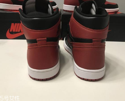 aj1禁穿真假對(duì)比 完美避開假貨