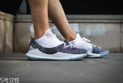 under armour curry 5測(cè)評(píng) 庫(kù)里5代戰(zhàn)靴實(shí)戰(zhàn)表現(xiàn)