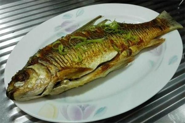 鯪魚(yú)是發(fā)物嗎 食用要注意