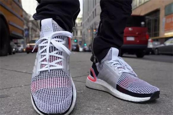 阿迪達(dá)斯ub19真假對(duì)比 ultraboost19真假鑒定