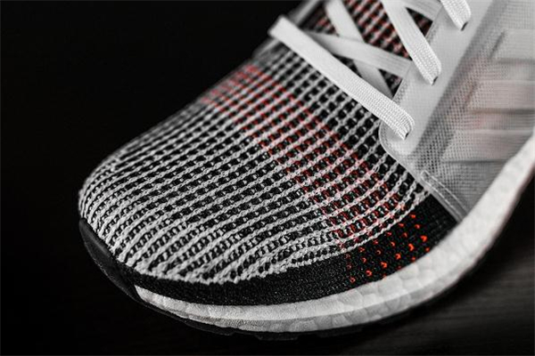 阿迪達(dá)斯ub19測(cè)評(píng) ultraboost19腳感怎么樣