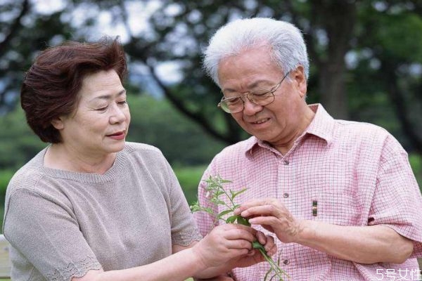 什么是骨質疏松呢 骨質疏松有什么危害呢