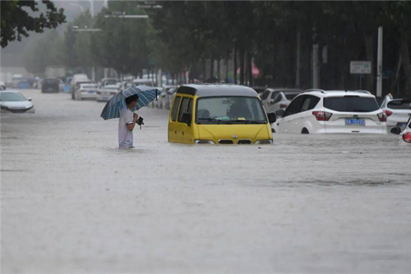 河南為何成為全國強降雨中心 大暴雨會把車淋壞嗎