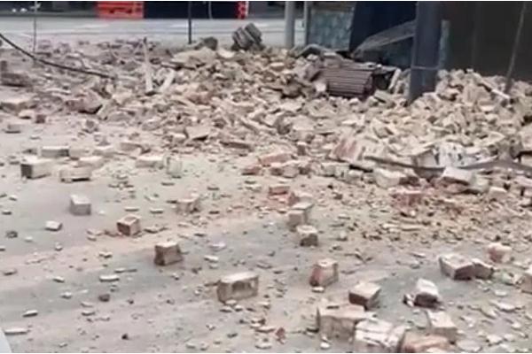 地震要準備什么物品 地震要不要跑出去