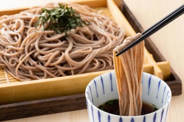 蕎麥面煮幾分鐘熟 蕎麥面可以用開(kāi)水泡熟嗎