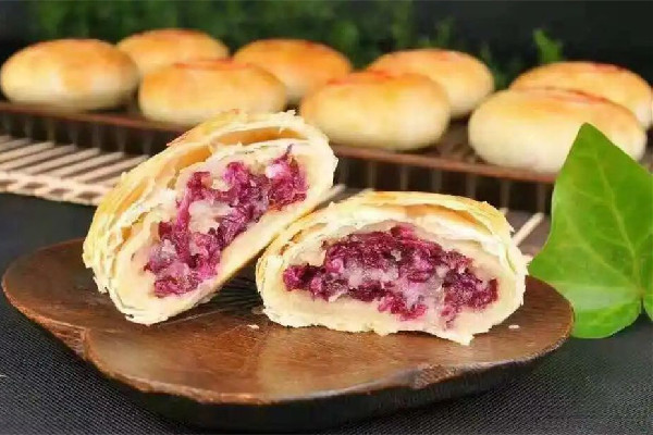 鮮花餅和蛋黃酥哪個熱量高 鮮花餅和蛋黃酥哪個好吃